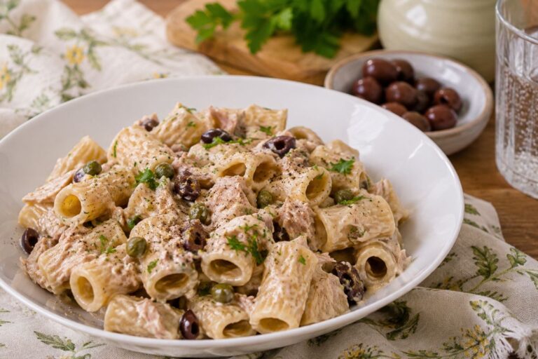 Pasta corta con tonno, robiola e olive taggiasche con il Bimby