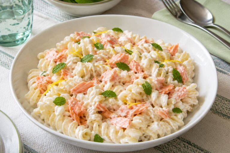 Pasta fredda con salmone, yogurt greco e menta con il Bimby
