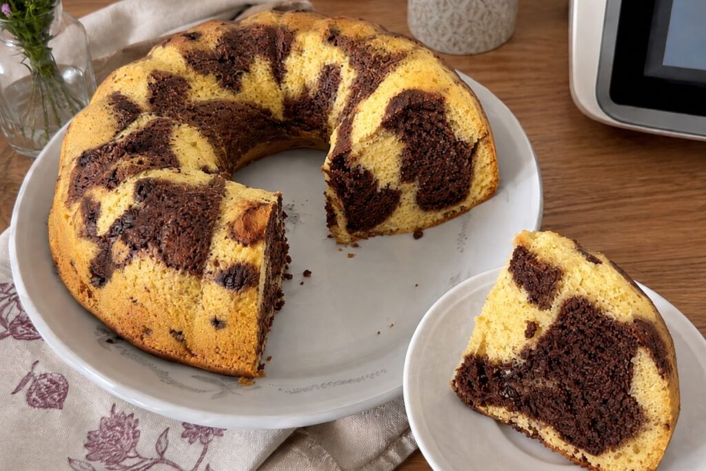 Ciambellone marmorizzato al Varoma con il Bimby