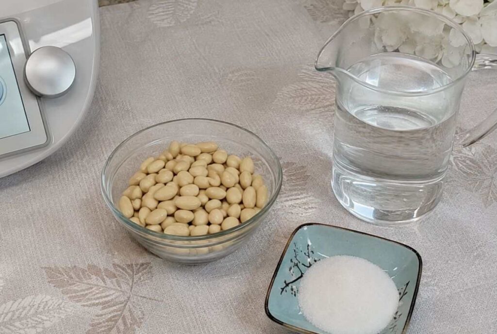 Latte di mandorla con il Bimby, ingredienti