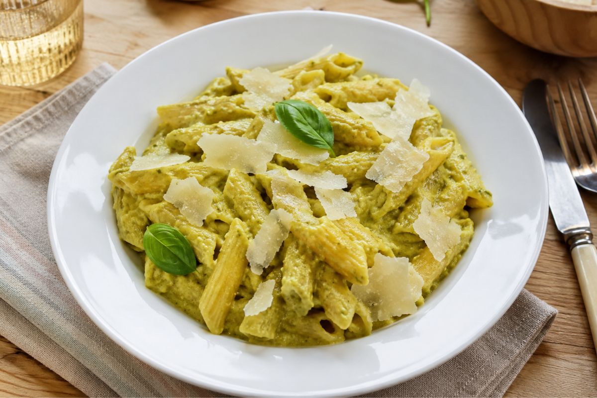 Una crema così furba per la pasta si ottiene con il Bimby: economica, ma saporitissima