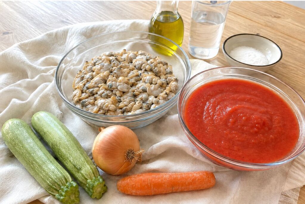 Ragu di vongole al pomodoro con il Bimby ingredienti Ragù di vongole al pomodoro con il Bimby, ingredienti