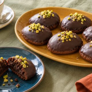 I biscotti per il giorno dei Morti con cacao, arancia e pistacchio: rame di Napoli con il Bimby